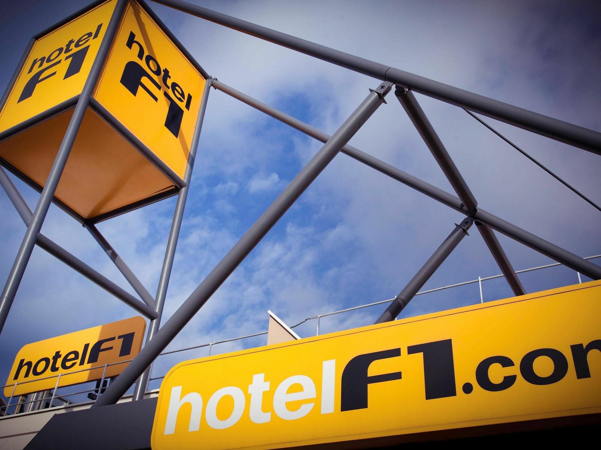 Hotelf1 Saint Witz A1 Hotel Exterior photo