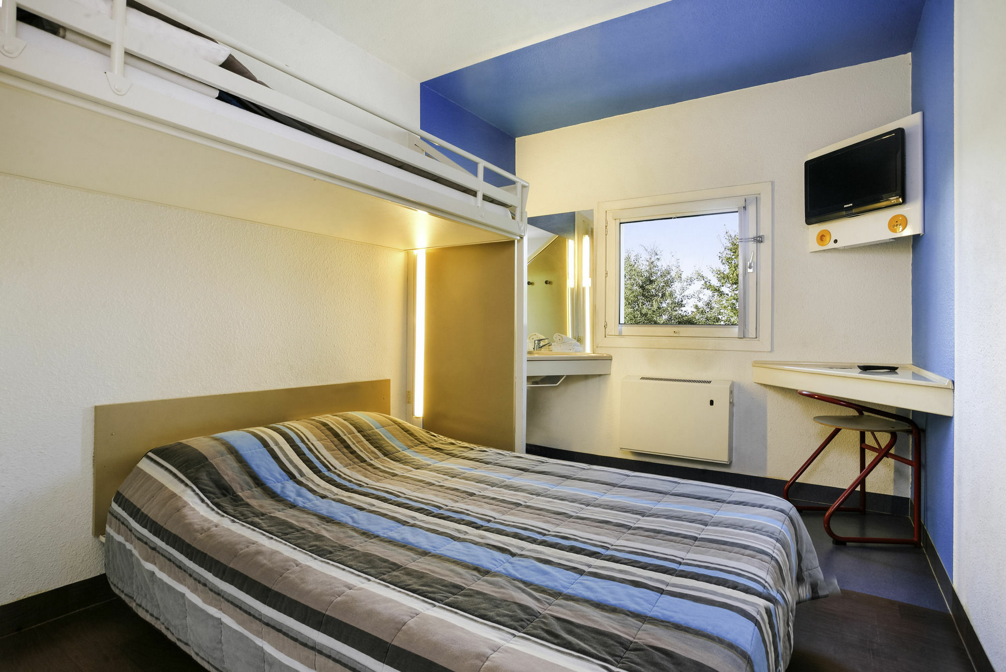 Hotelf1 Saint Witz A1 Hotel Exterior photo
